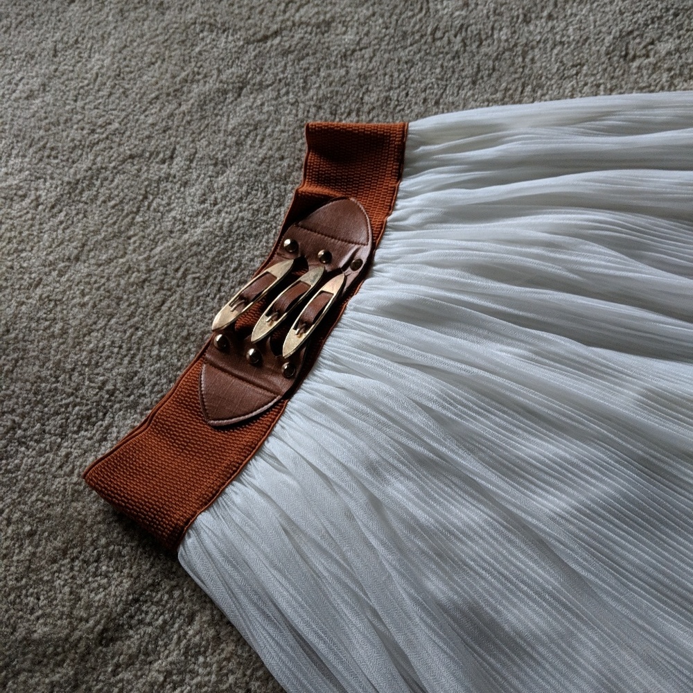 White maxi skirt